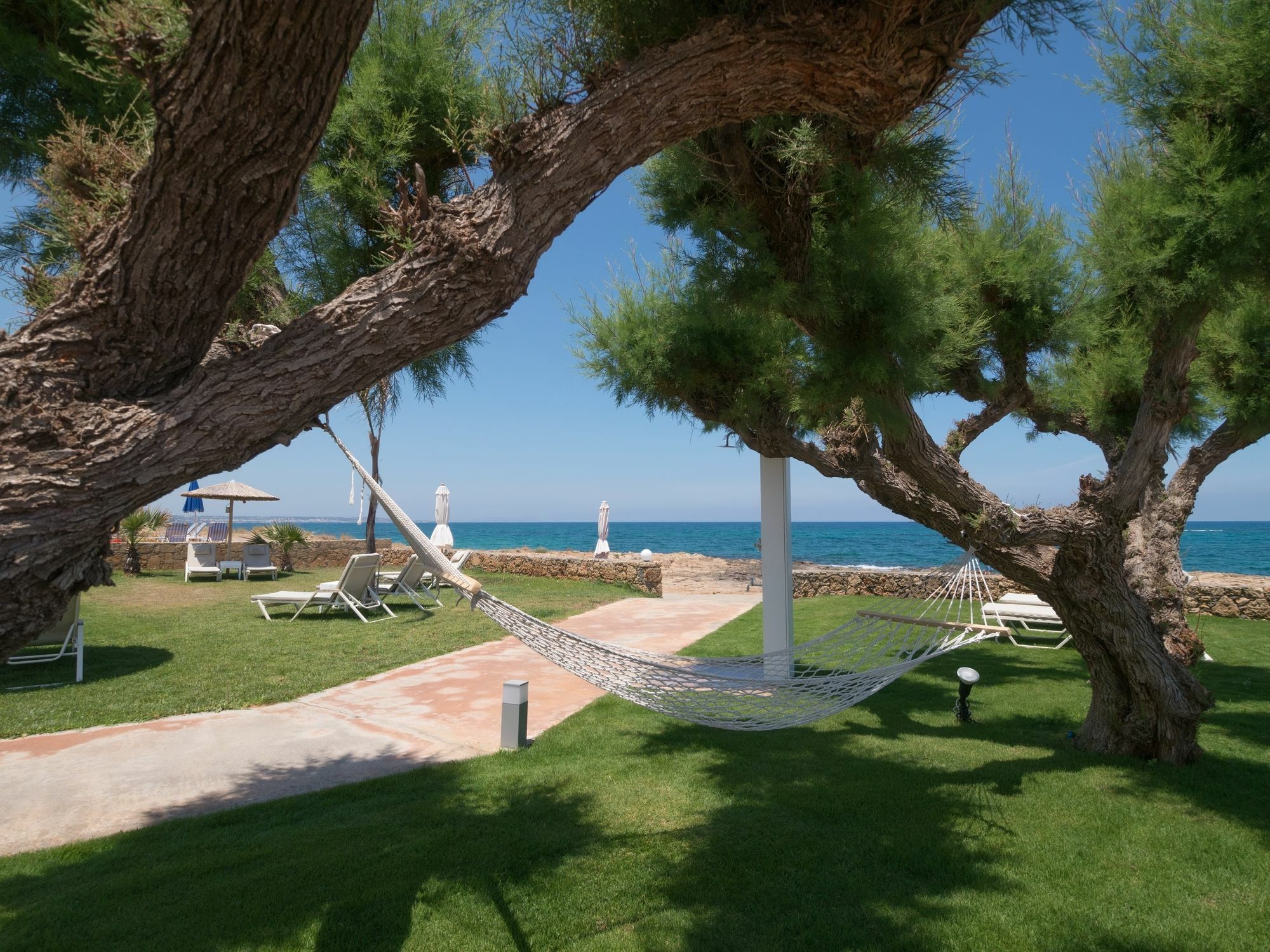 Pyrgos Beach Hotel Apartments Malia Esterno foto