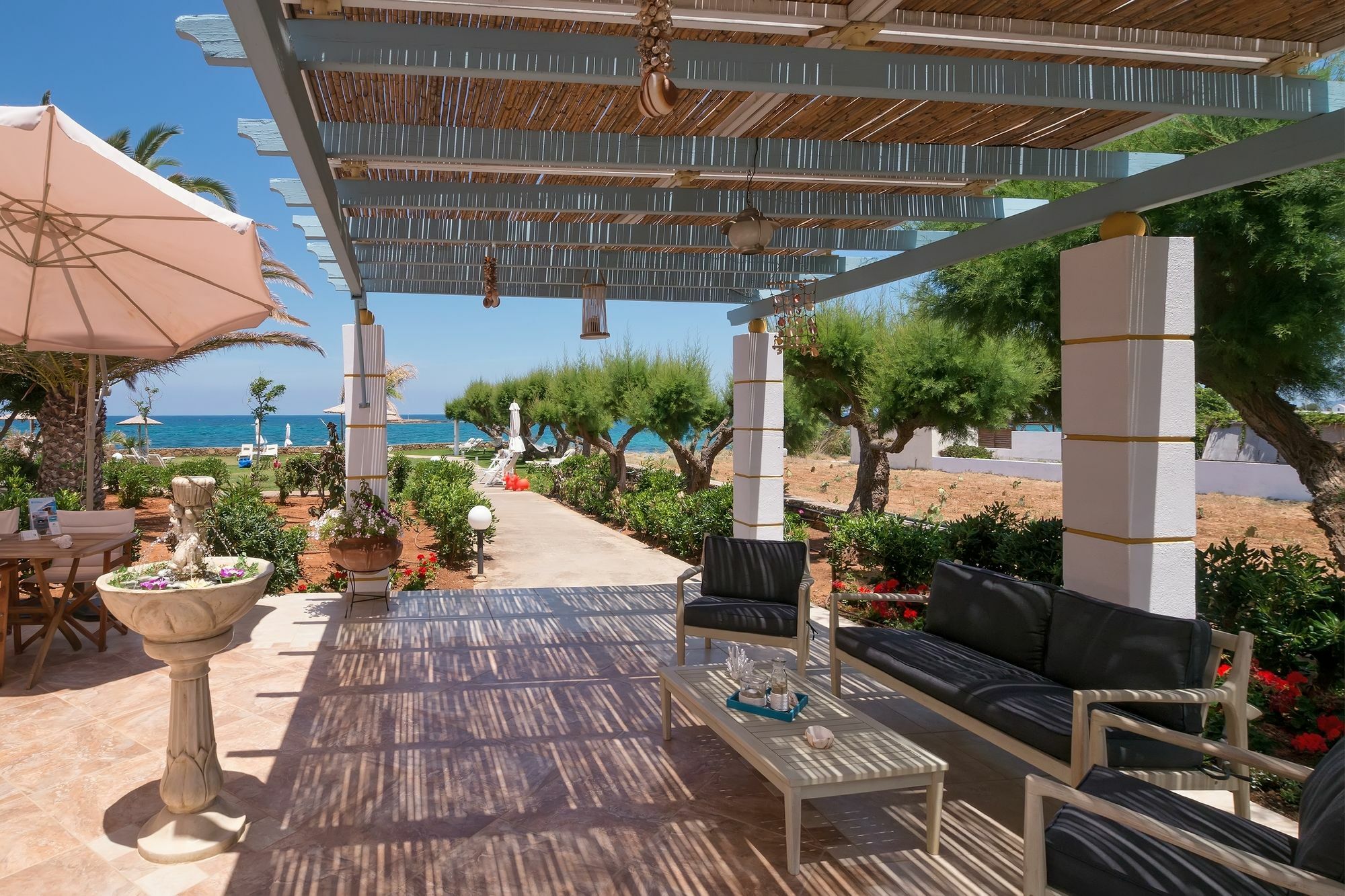 Pyrgos Beach Hotel Apartments Malia Esterno foto